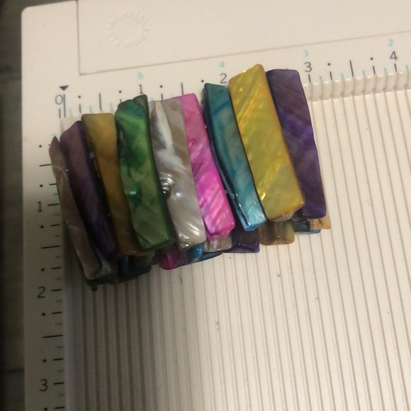 VTG Mother of Pearl Rainbow Multi Colour Dyed Stick Stretch Bracelet 6” - 9” - Picture 5 of 5